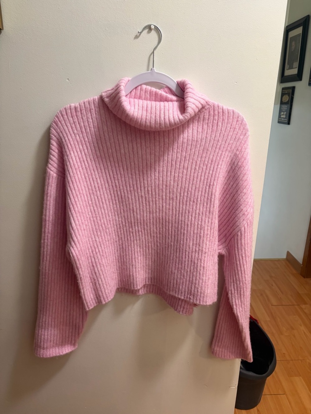 Cropped Ribbed Turtleneck Sweater - Pink